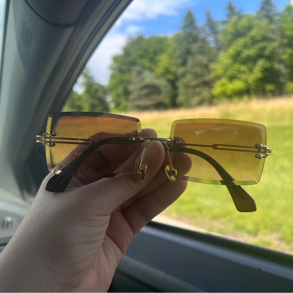 SHEIN Y2K SUNGLASSES-FREE ADD ON